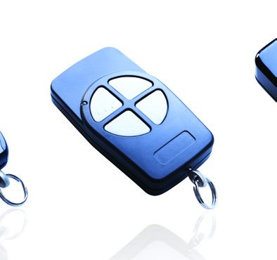 Émetteur portable 4 canaux livré avec la motorisation